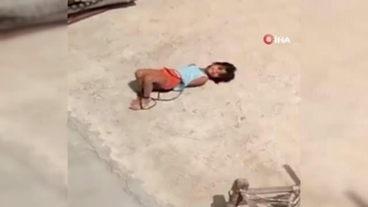 Görüntüler Hindistan'dan! 5 yaşındaki çocuğu iple bağlayıp güneşin altında bıraktılar