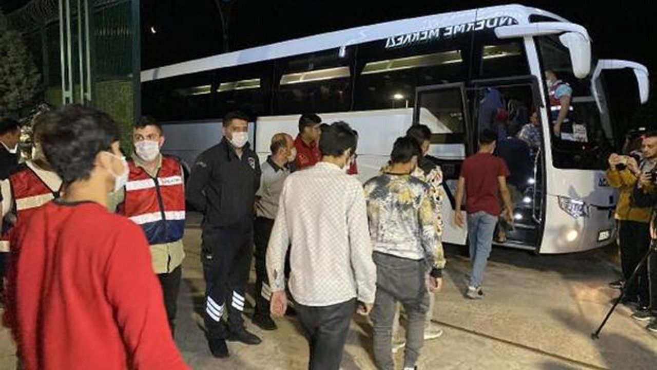 Kocaeli'de düzensiz göçmen operasyon: Ülkelerine gönderildiler