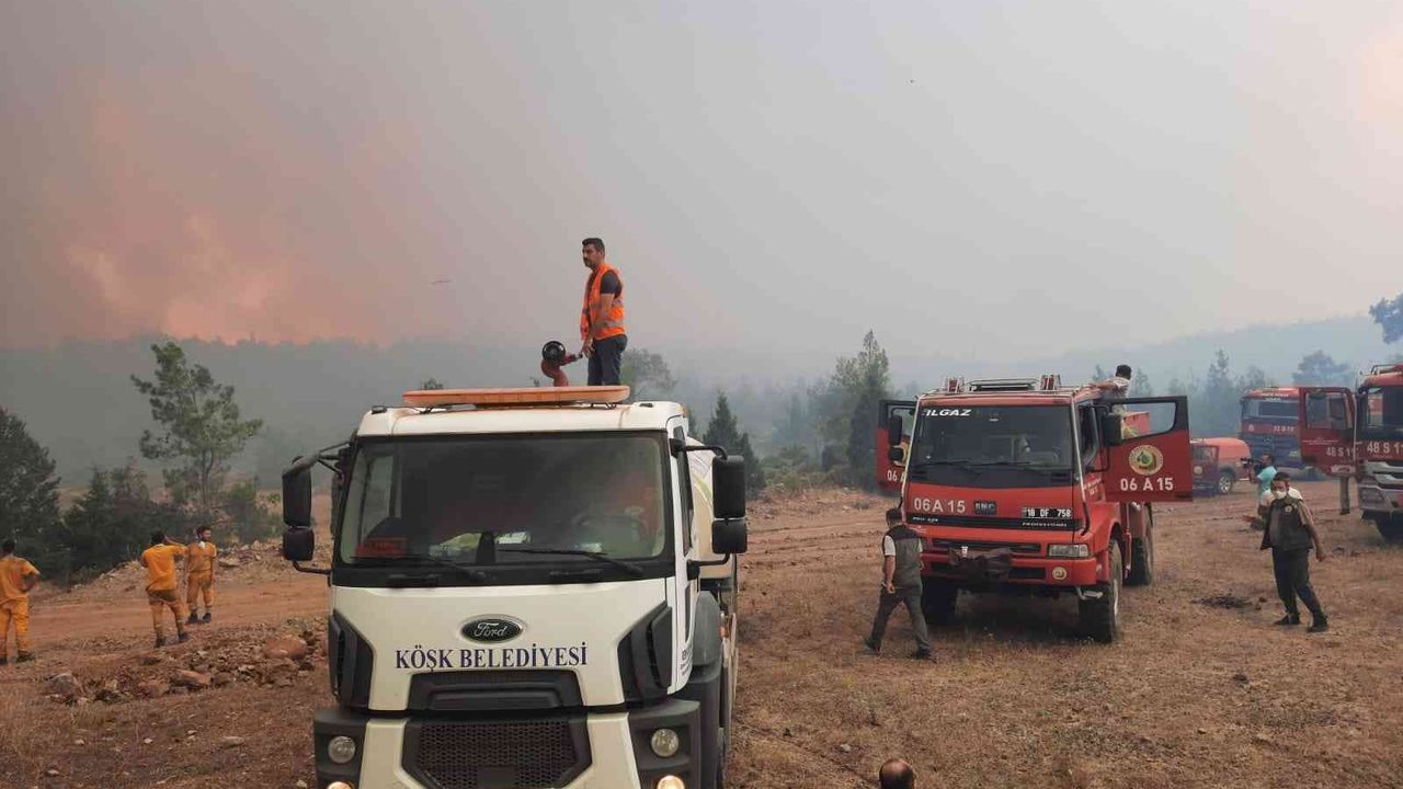 Köşk Belediyesi’nden, Marmaris’teki orman yangınına destek