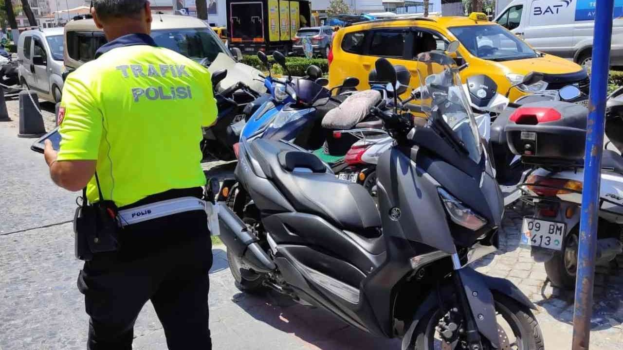 Kuşadası'nda yaya yolunda motosiklet kullananlara ceza yağdı