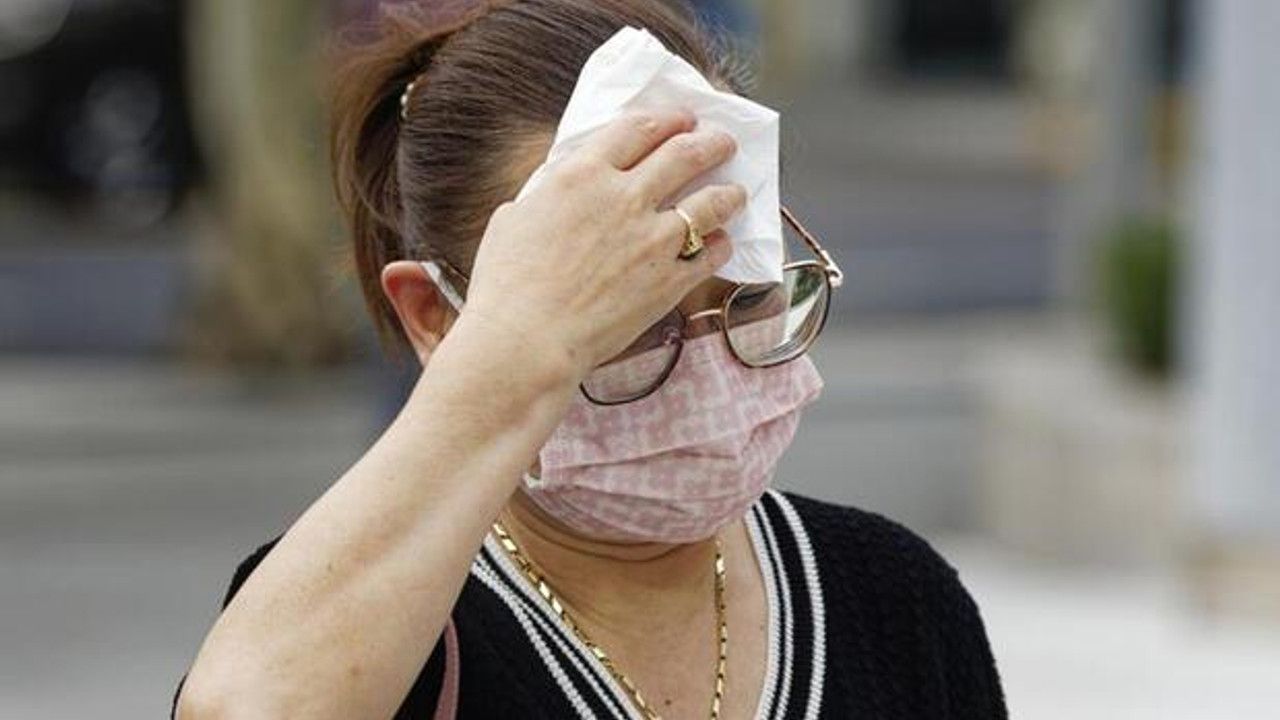 Çin'de kavuran sıcaklar: 1 kişi hayatını kaybetti, onlarca kişi hastanelik oldu...