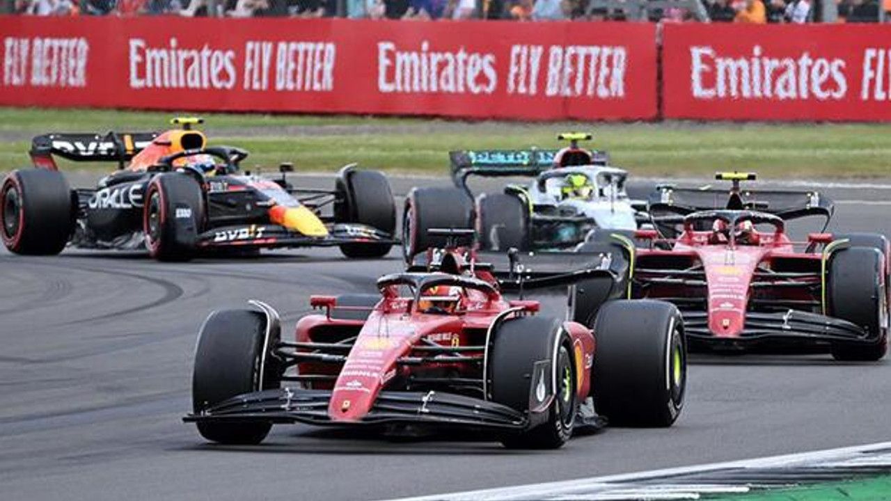 Formula 1 Britanya GP'de kazanan Carlos Sainz oldu