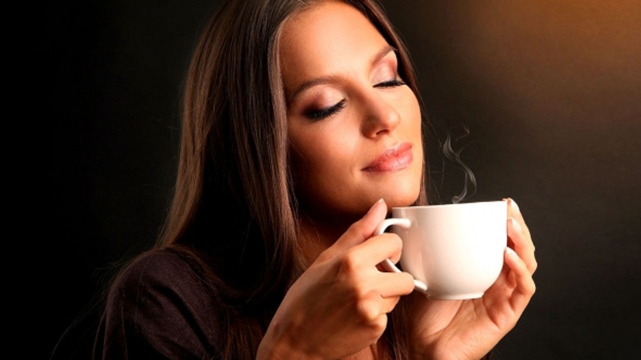 Kahve içmek neden uyanık kalmamızı sağlar?