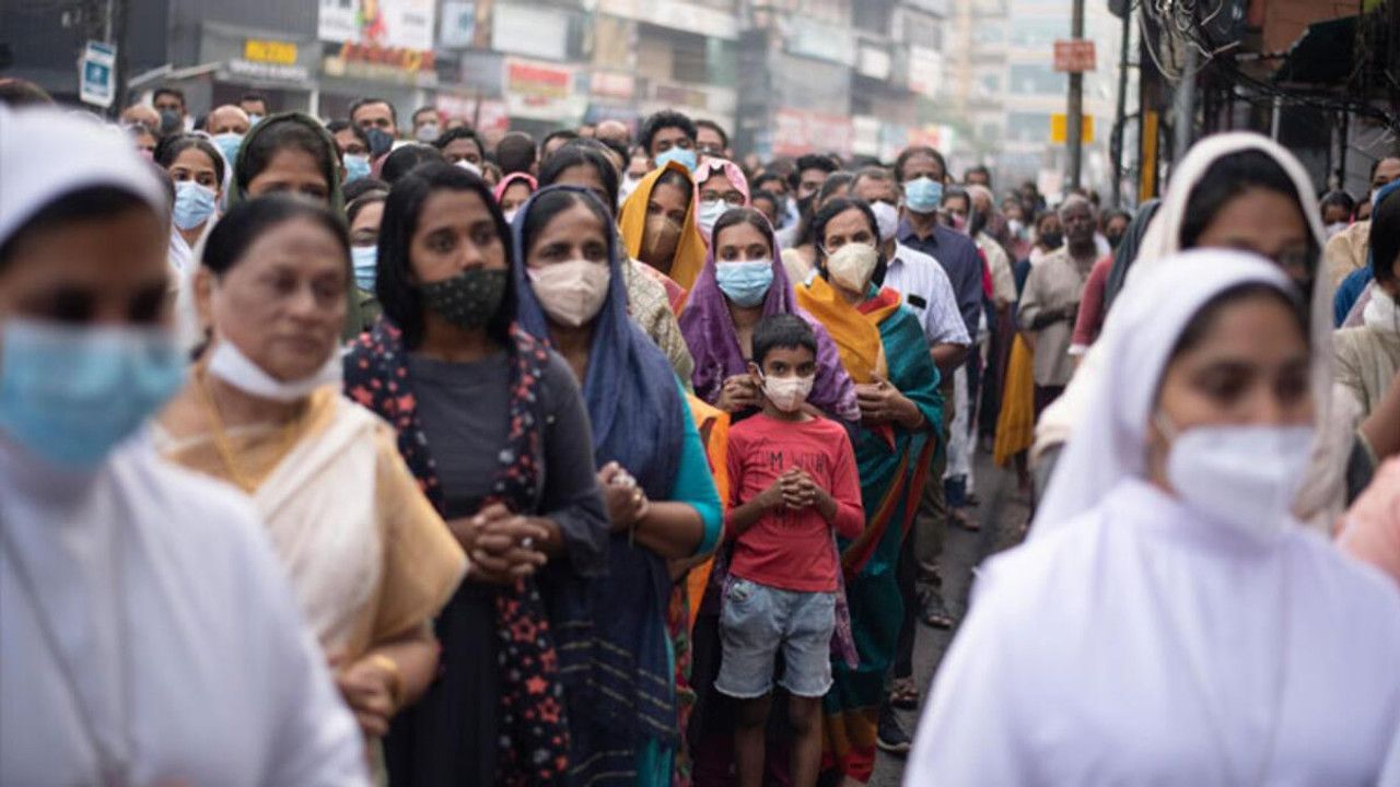 Koronavirüs geri mi dönüyor? Hindistandan gelen haberler bilim dünyasını alarma geçirdi...