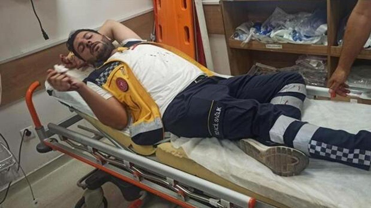 Şanlıurfa'da 'önümü kestin' tartışması! Hasta taşıyan ambulans şoförünün burnunu kırdı