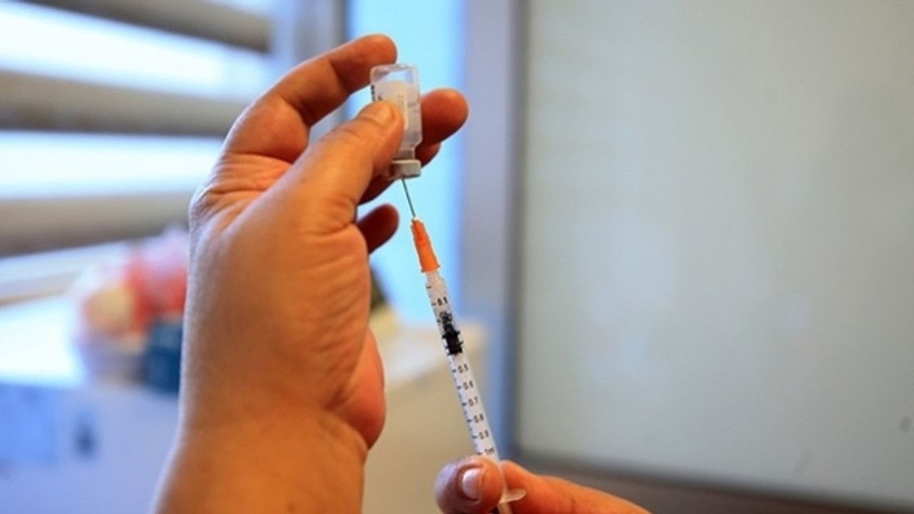 Avrupa İlaç Kurumu yeni Kovid-19 aşısının onay başvurusunu inceliyor