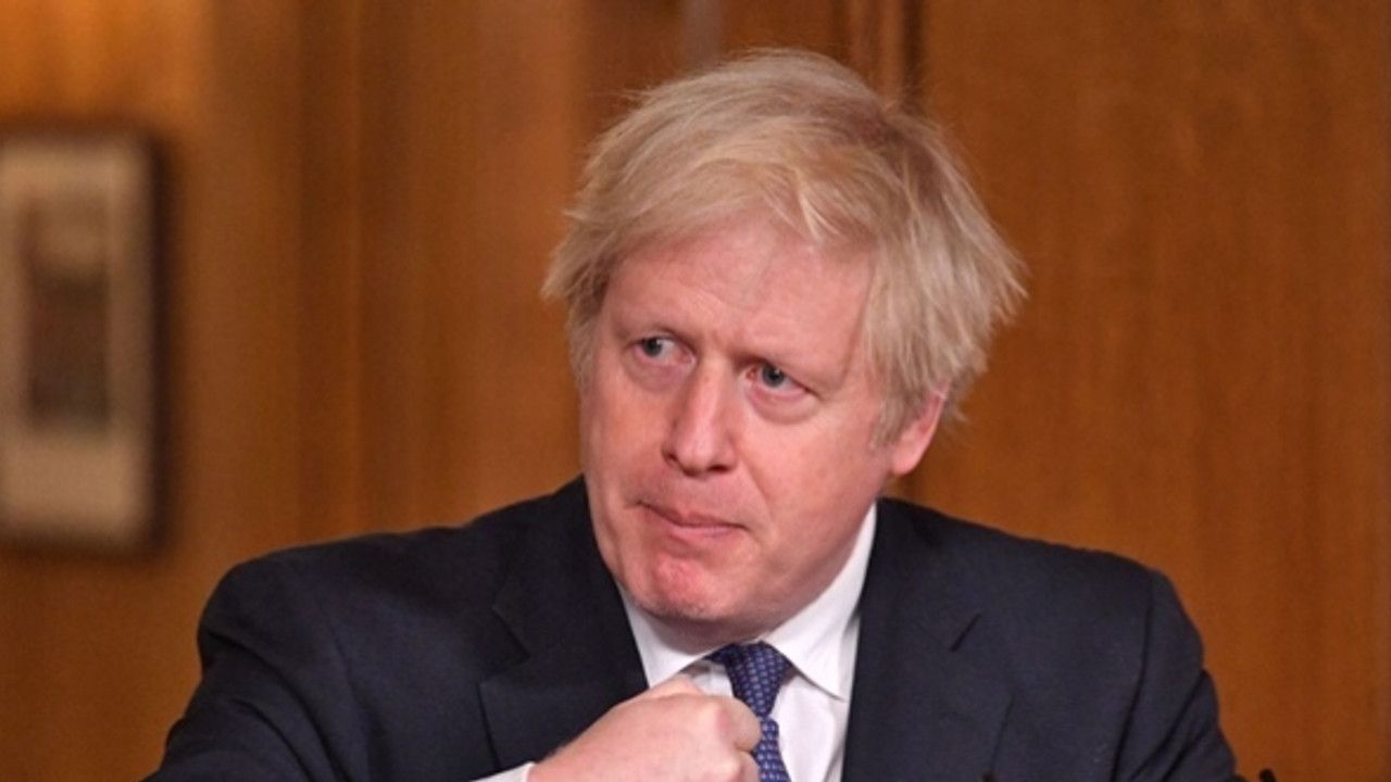 Boris Johnson kovulduğu mesleğe geri mi dönüyor?