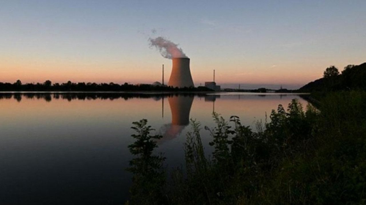 Dünya tekrar nükleer enerjiye mi yöneliyor?