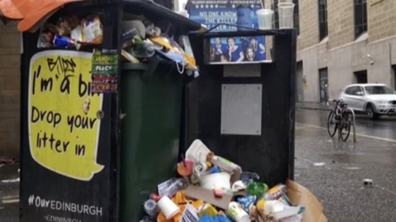 İskoçya'da grev: Sokaklar çöp içinde