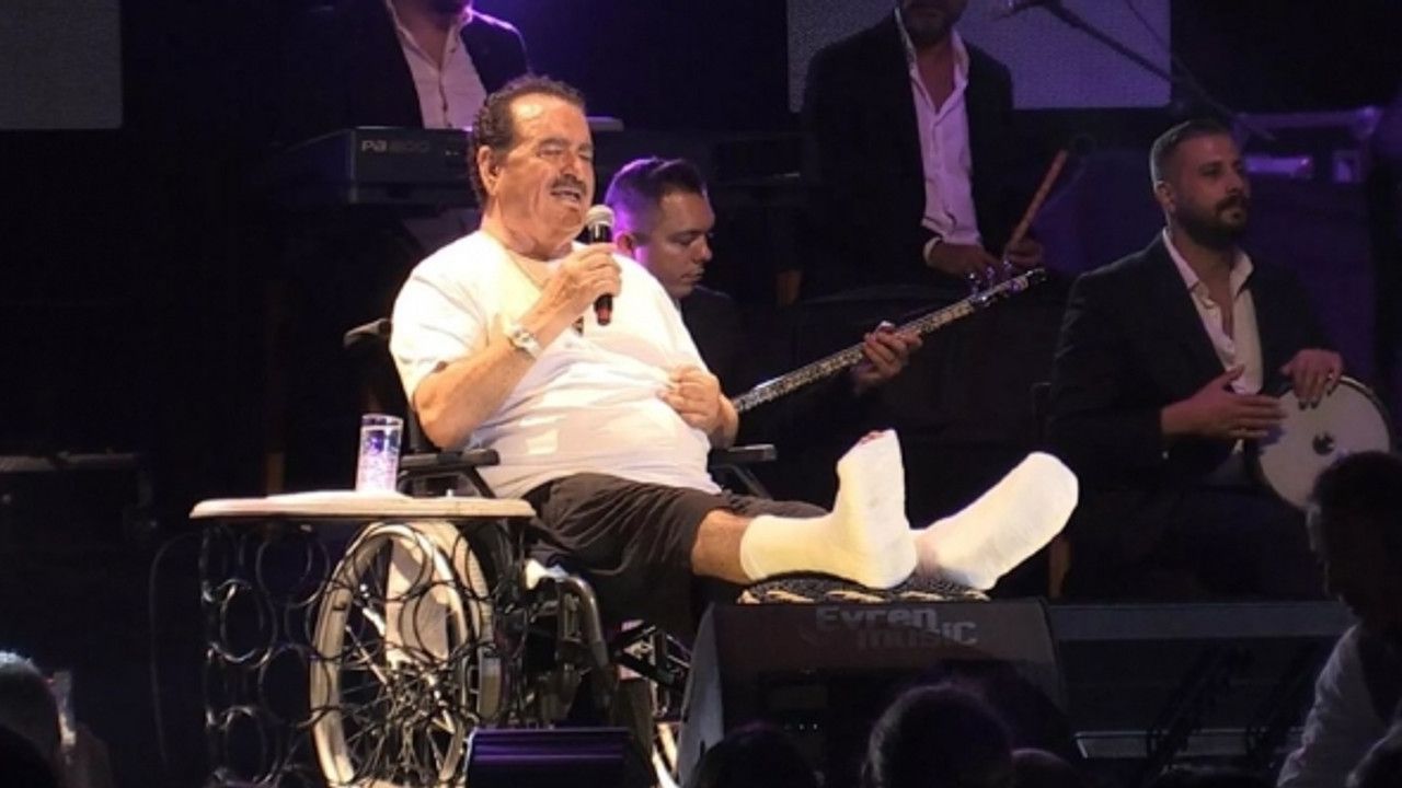 Kaza geçiren İbrahim Tatlıses, tekerlekli sandalyede konser verdi