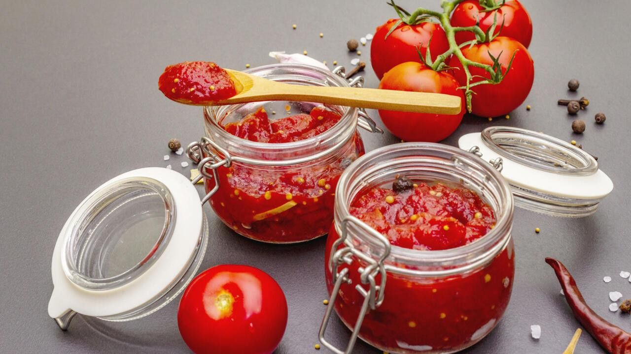 Uzmanından uyarı: Evde hazırlanan domates konservesinde ölümcül bakteri tehlikesi!