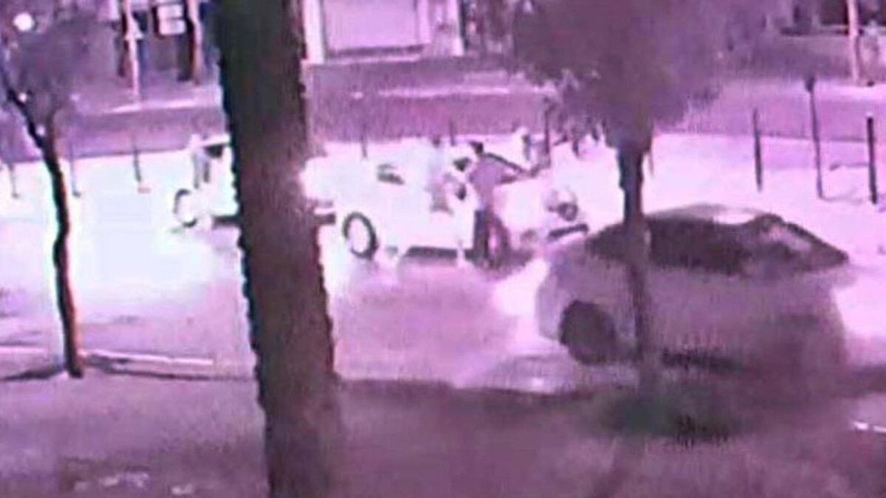 Antalya'da cinayet gibi kaza: Darp edilip yola bırakılan gencin üzerinden ticari taksi geçti