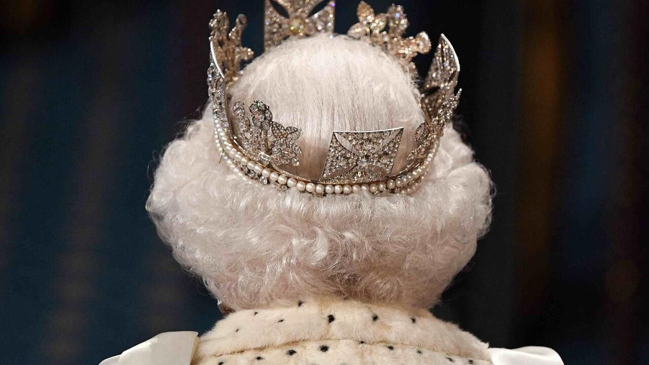 Hepsi milyonlar değerinde! Kraliçe 2. Elizabeth'in mücevherleri kime kalacak?