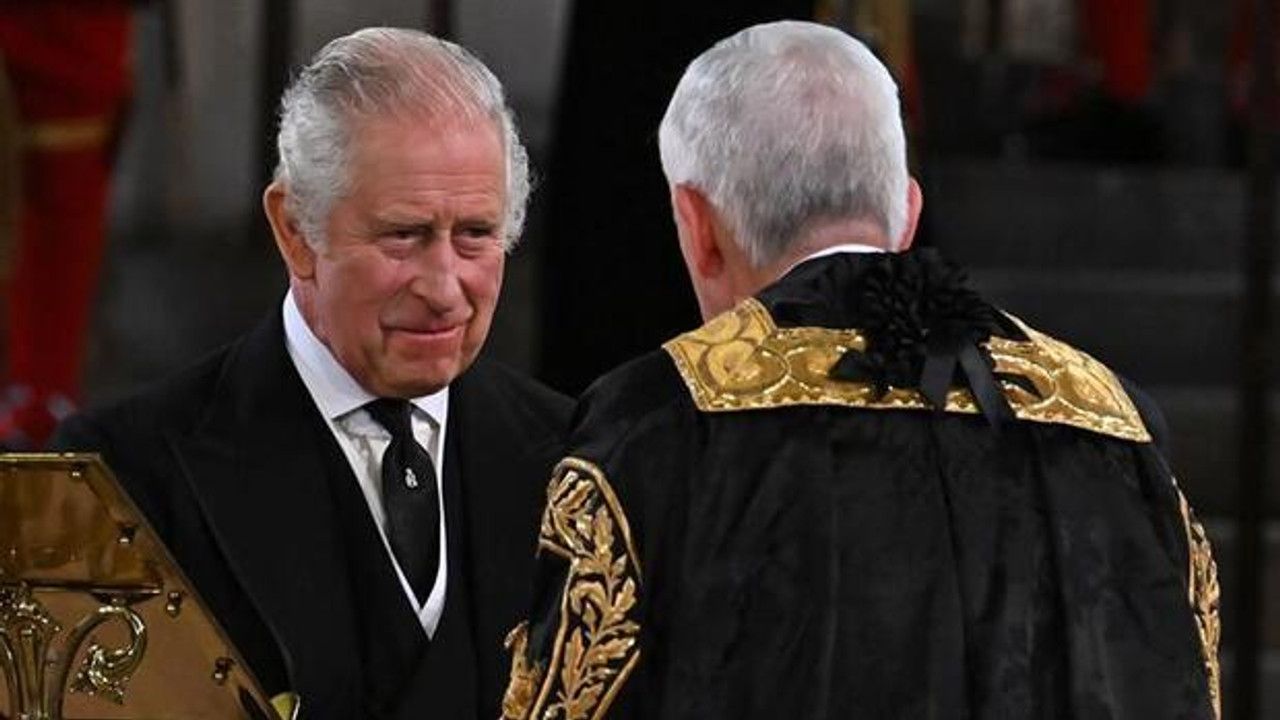İngiltere Kralı III. Charles, Parlamento'da... Taziyeleri kabul etti