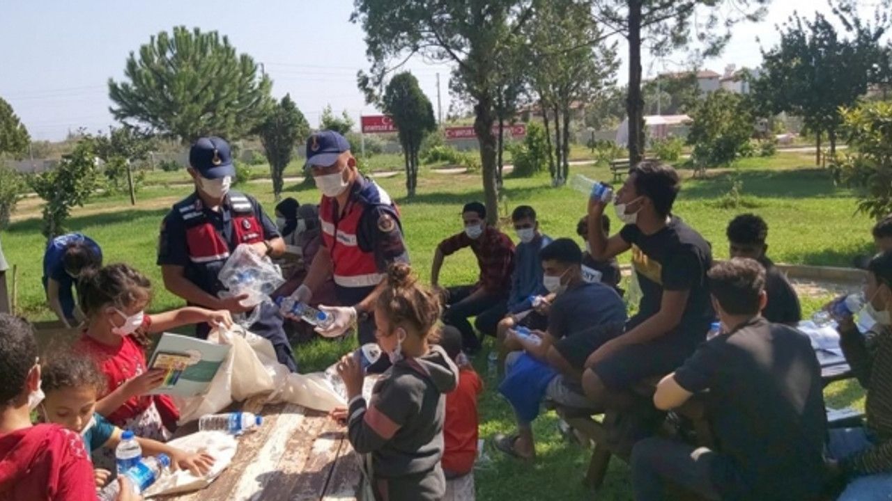 İzmir'de 32 ayrı operasyonda 794 düzensiz göçmen yakalandı