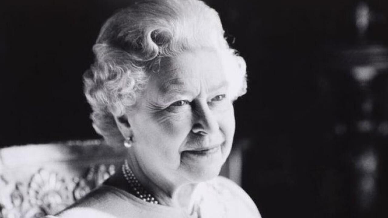 Kraliçe 2. Elizabeth hayatını kaybetti! "Londra Köprüsü yıkıldı"