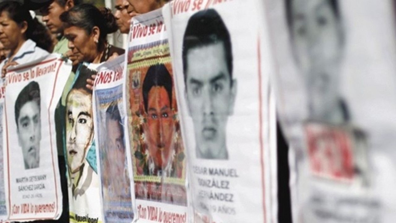 Meksika'da 43 öğrencinin kaybolması protesto edildi