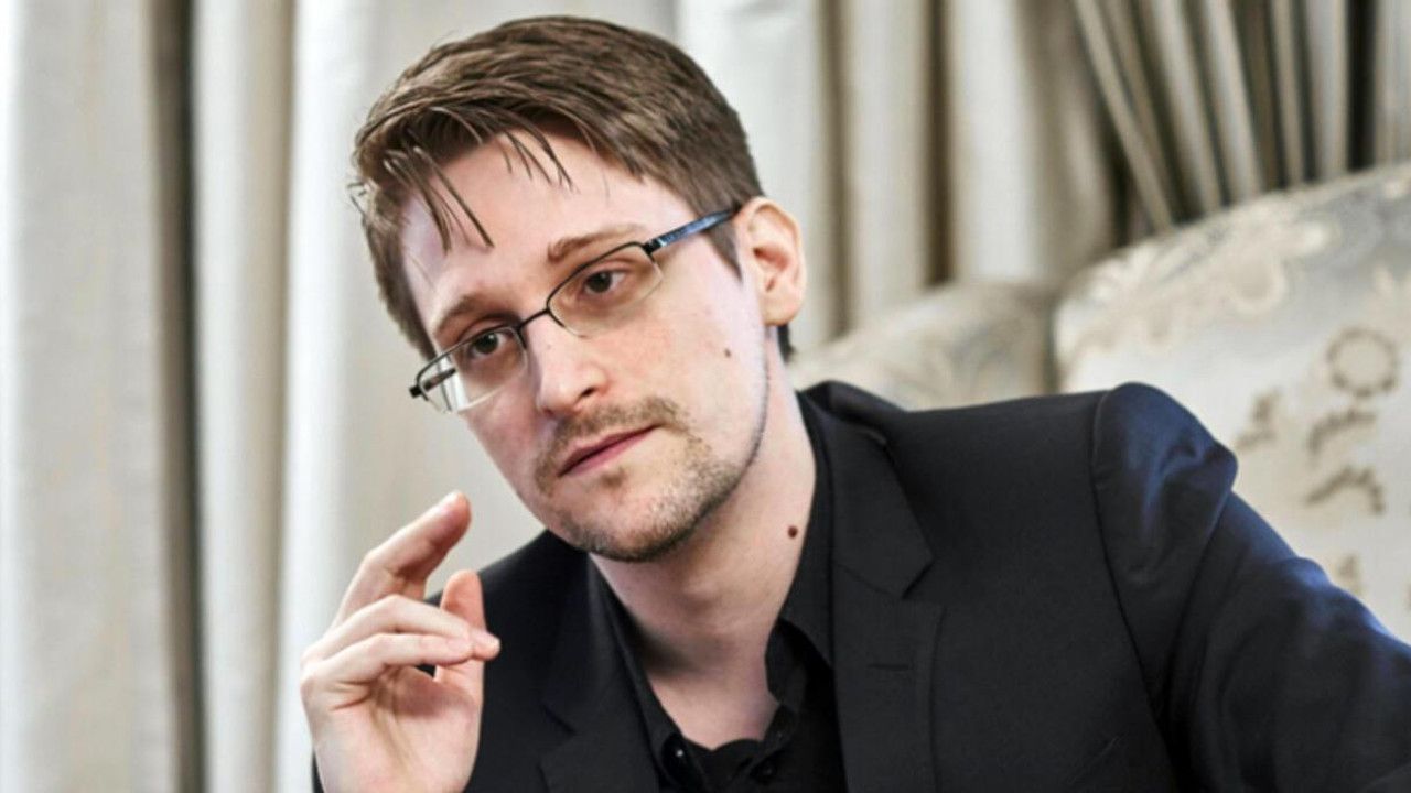 Putin, Edward Snowden'a Rusya vatandaşlığı verdi