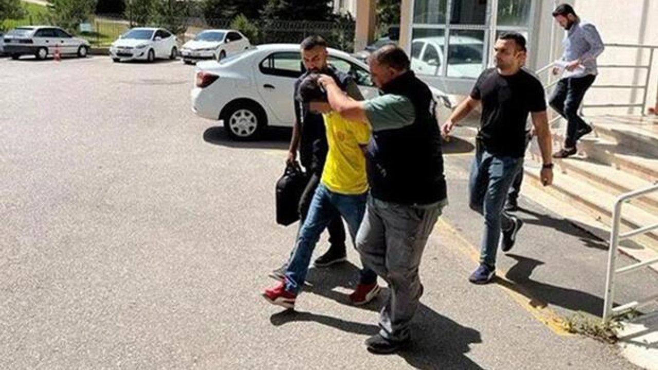 Son Dakika: Beşiktaşlı futbolculara saldıran Berkay Ö. adliyeye sevk edildi.