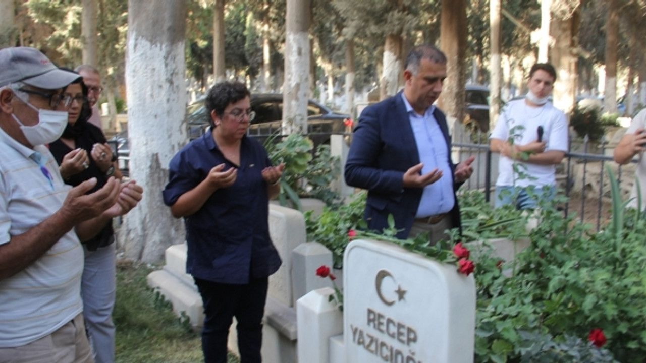 Vali Yazıcıoğlu vefatının 19 yılında kabri başında anıldı