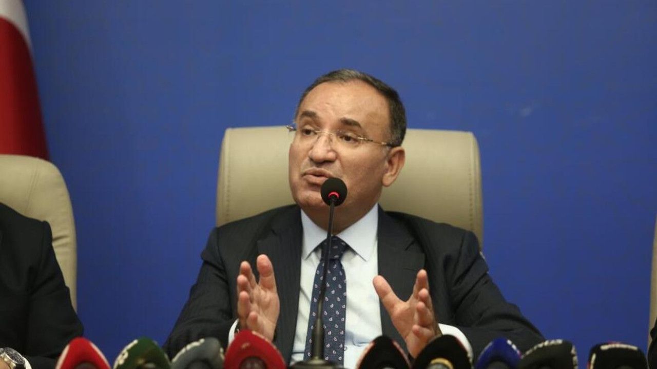 Adalet Bakanı Bozdağ CHP’nin başörtüsüyle ilgili kanun teklifini yorumladı