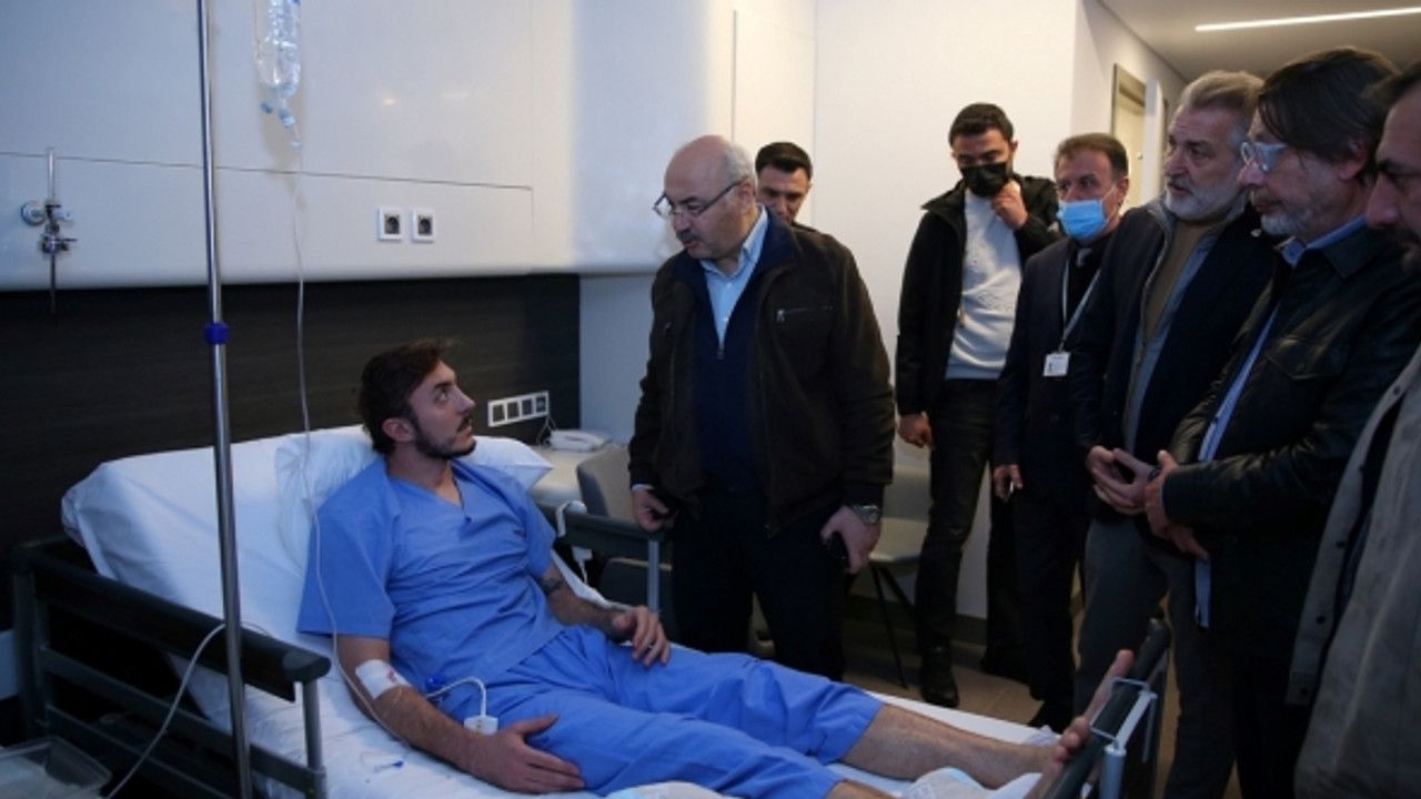 İzmir Valisi'nden derbi maçında yaralananlara ziyaret