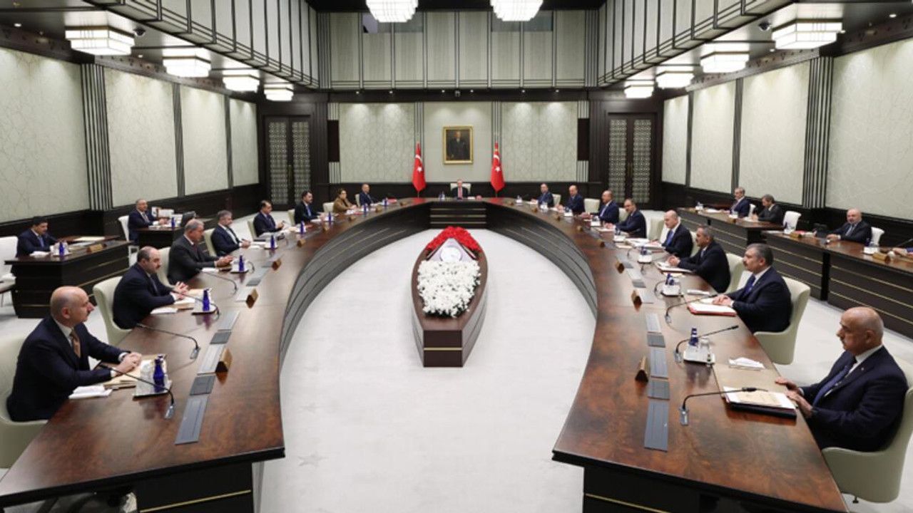 Kabine toplanıyor! Erdoğan EYT, sözleşmeli personele kadro çalışması ile ilgili detayları açıklayacak