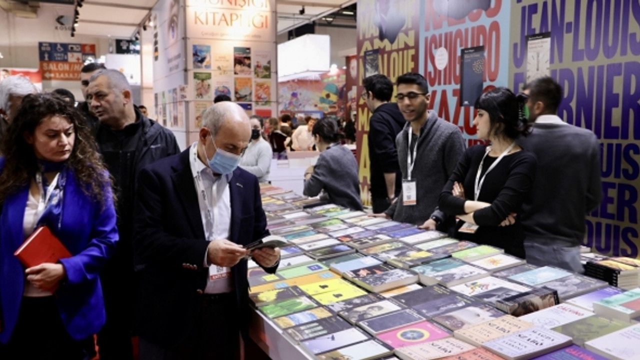 '39. Uluslararası İstanbul Kitap Fuarı' ziyaretçilerine kapılarını açtı