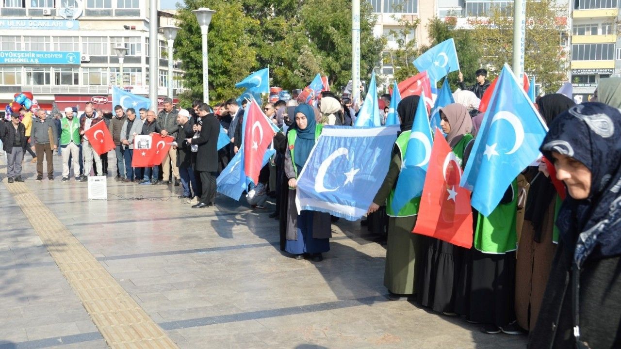 Aydın’da Doğu Türkistan’daki Çin zulmüne kınama