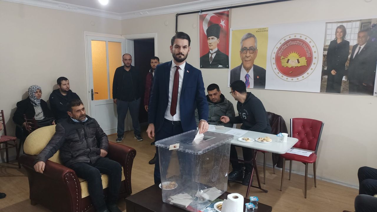 Büyük Türkiye Partisi Efeler'de ilçe kongresini yaptı! Aykut Özsu başkan seçildi