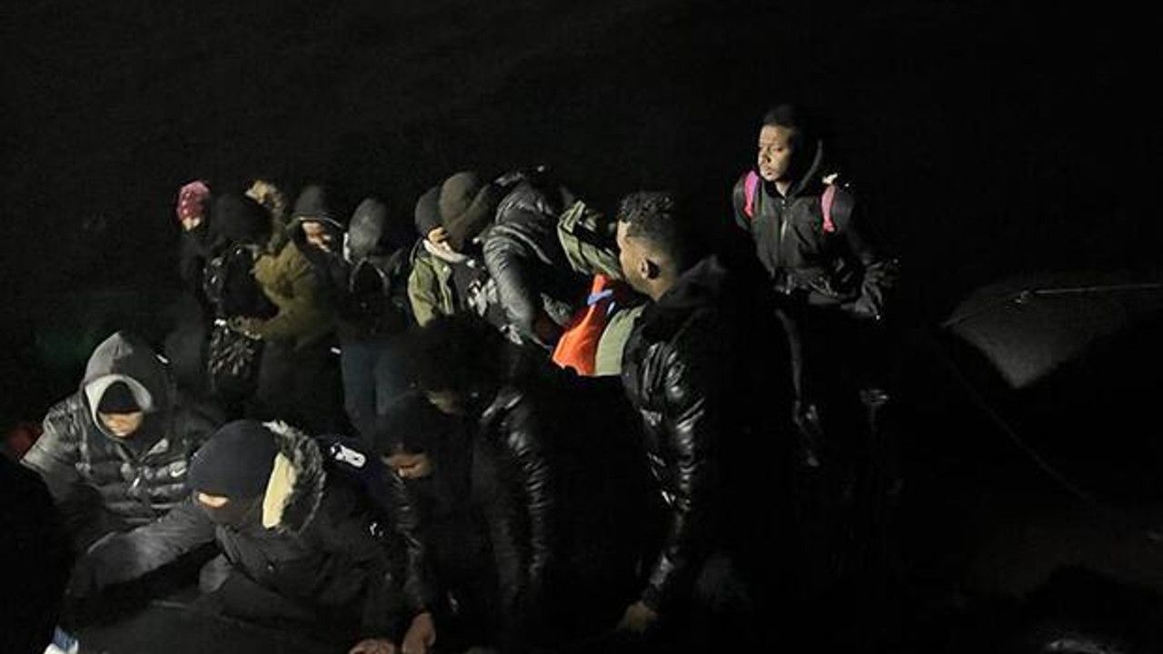Çanakkale, İzmir ve Balıkesir'de toplamda 199 göçmen kurtarıldı