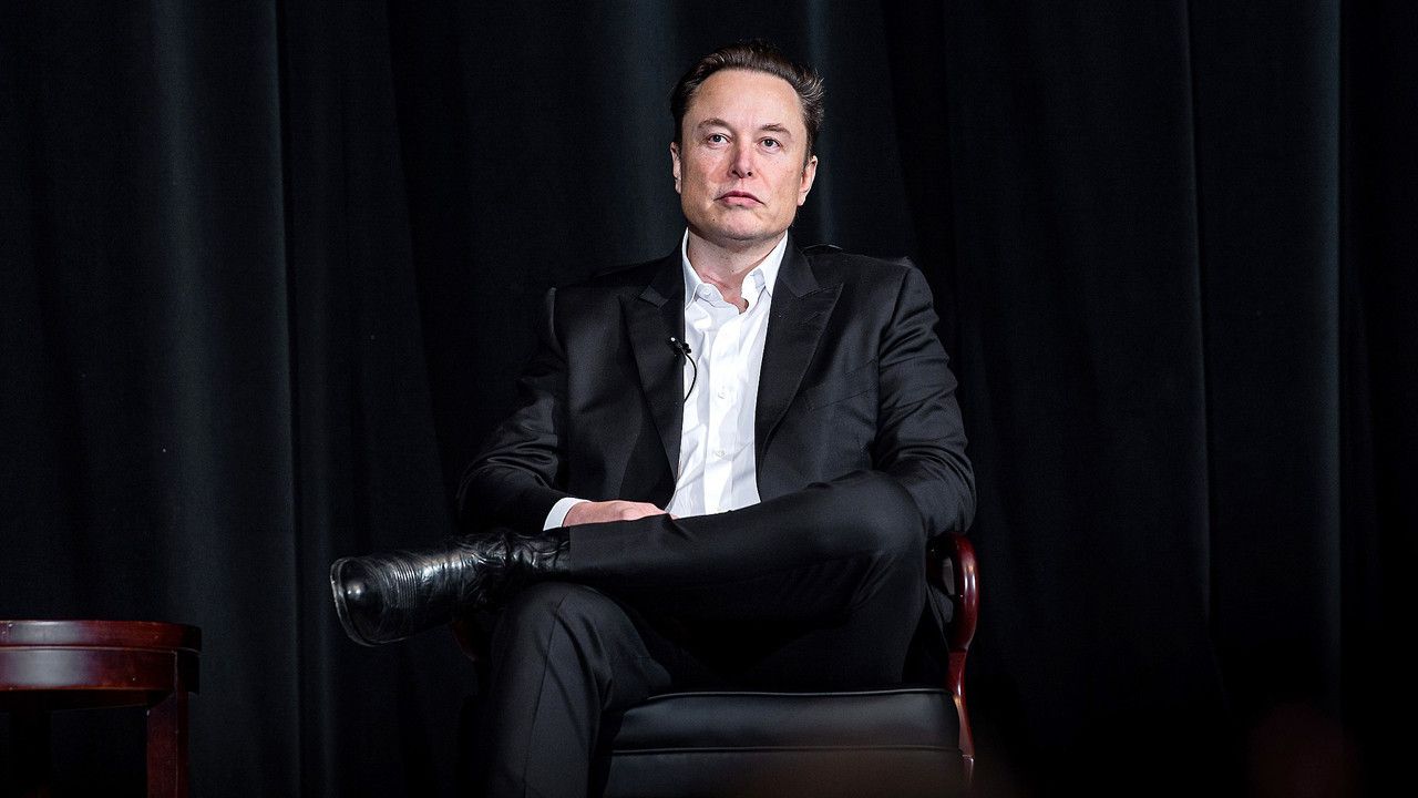 Elon Musk CEO'luk görevinden kovuldu!