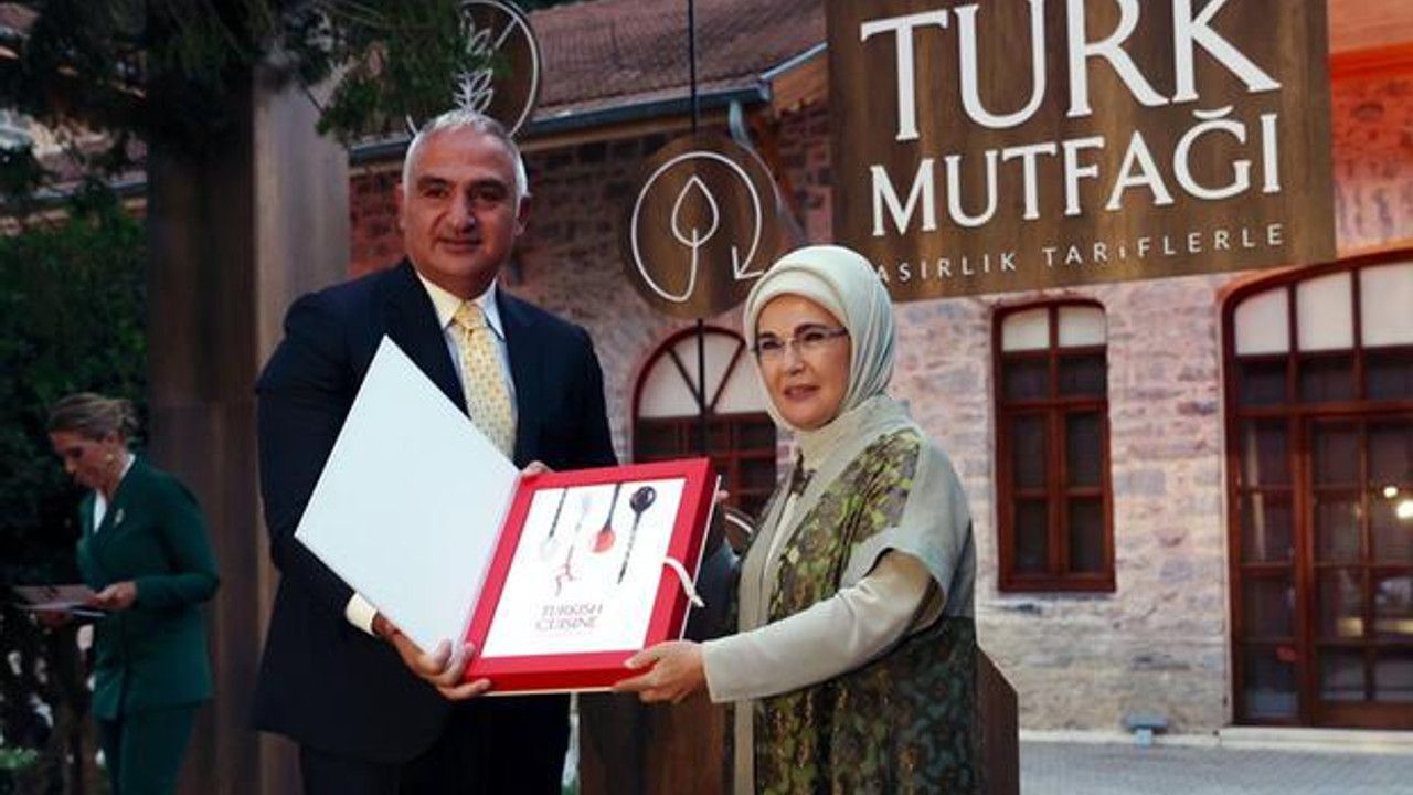 Emine Erdoğan'ın gözetiminde yayımlanan yemek kitabı 2 dalda ödül adayı gösterildi