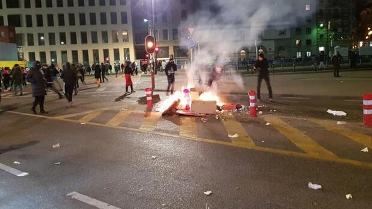 Fransa-Fas galibiyeti sonrası Avrupa sokakları karıştı