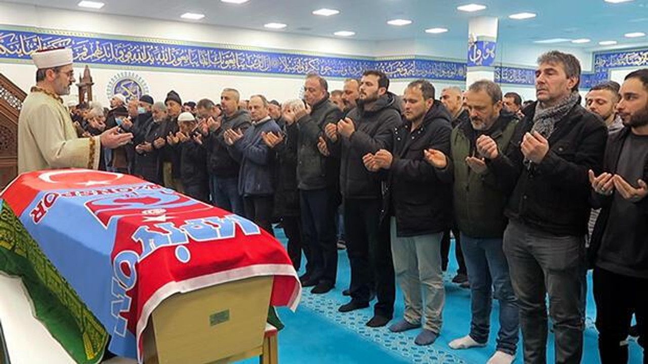 Fransa’da öldürülen 19 yaşındaki Türk gencin cenazesi Türkiye’ye uğurlandı
