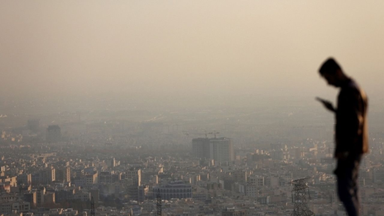 İran'da hava kirliliği nedeniyle birçok eyalette eğitime ara verildi