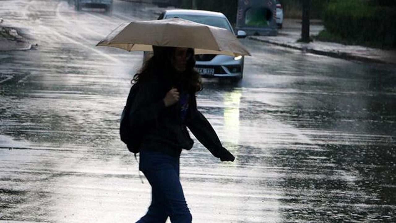 İzmir için 'kuvvetli yağış' uyarısı: Gece saatlerinden itibaren başlayacak