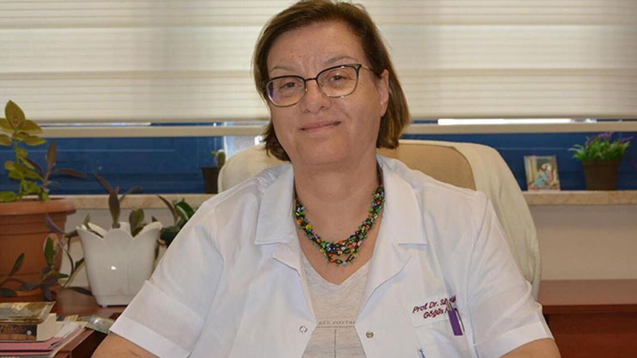 Koronavirüsle mücadele ederken hastalanan 'yılın doktoru' hayatını kaybetti