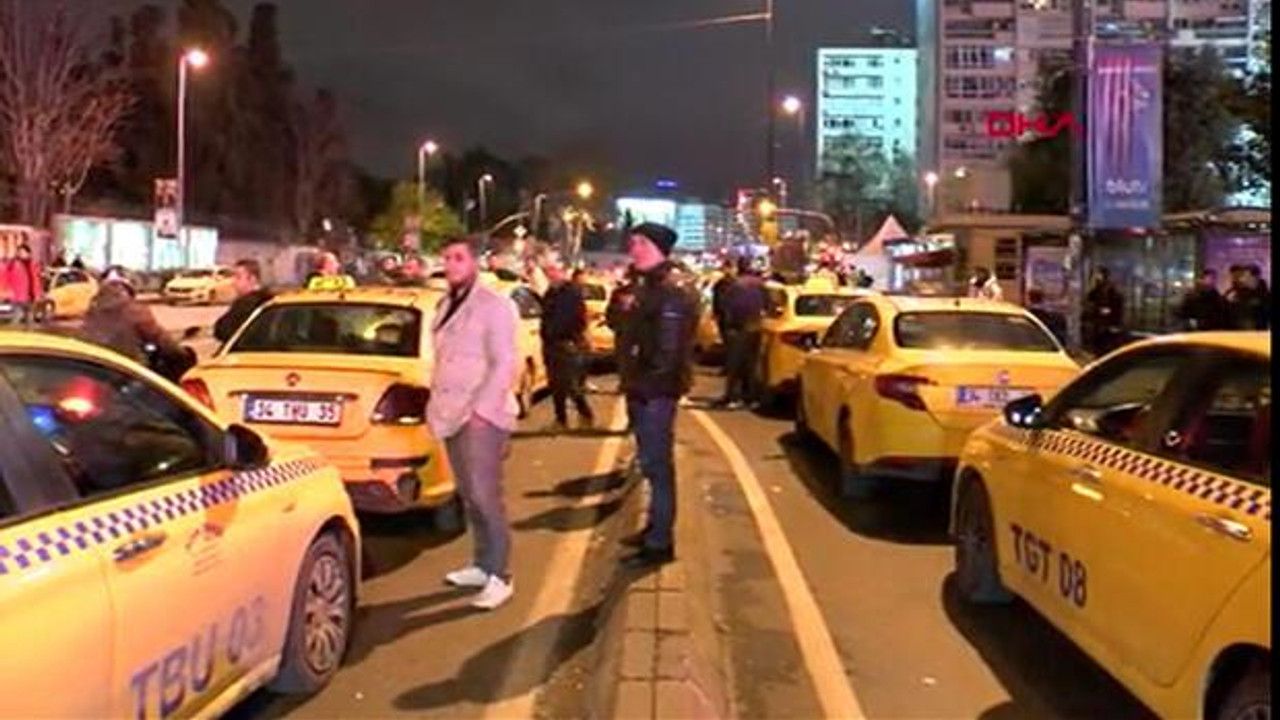 Taksiciler haksızlığa uğradıklarını iddia ederek eylem yaptı