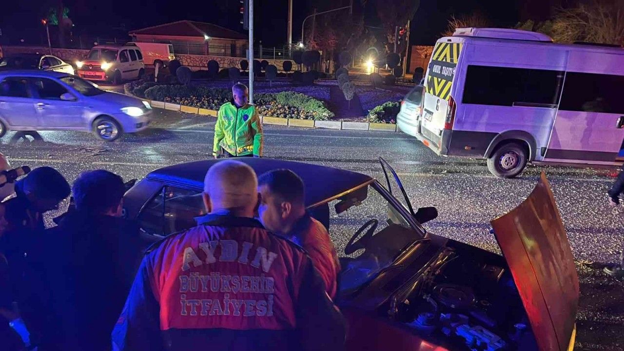 Efeler'de trafik kazası: 2 yaralı