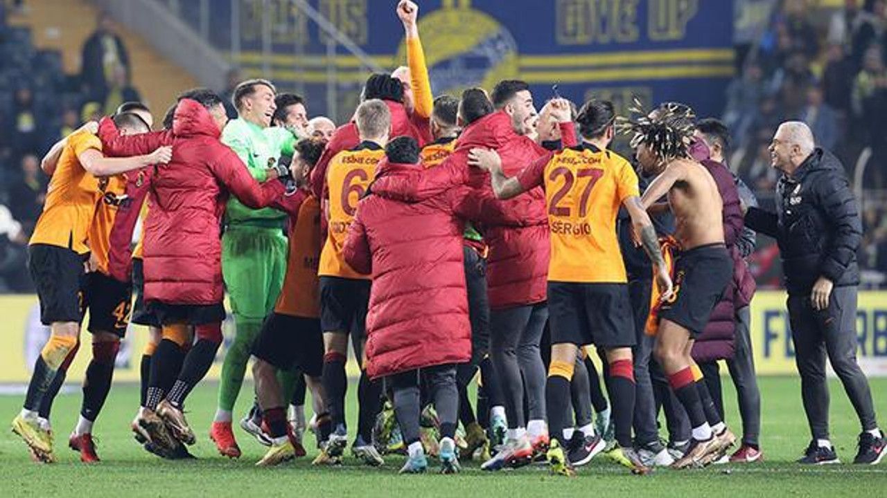 Galatasaray'da harekat başladı! 3 transfer, 2 ayrılık...