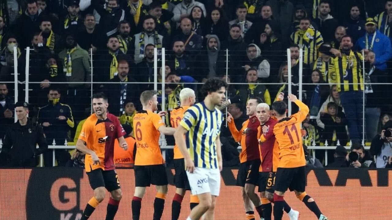 Galatasaray'ın ikinci golünde ofsayt var mı? Eski hakemlerden çarpıcı değerlendirme
