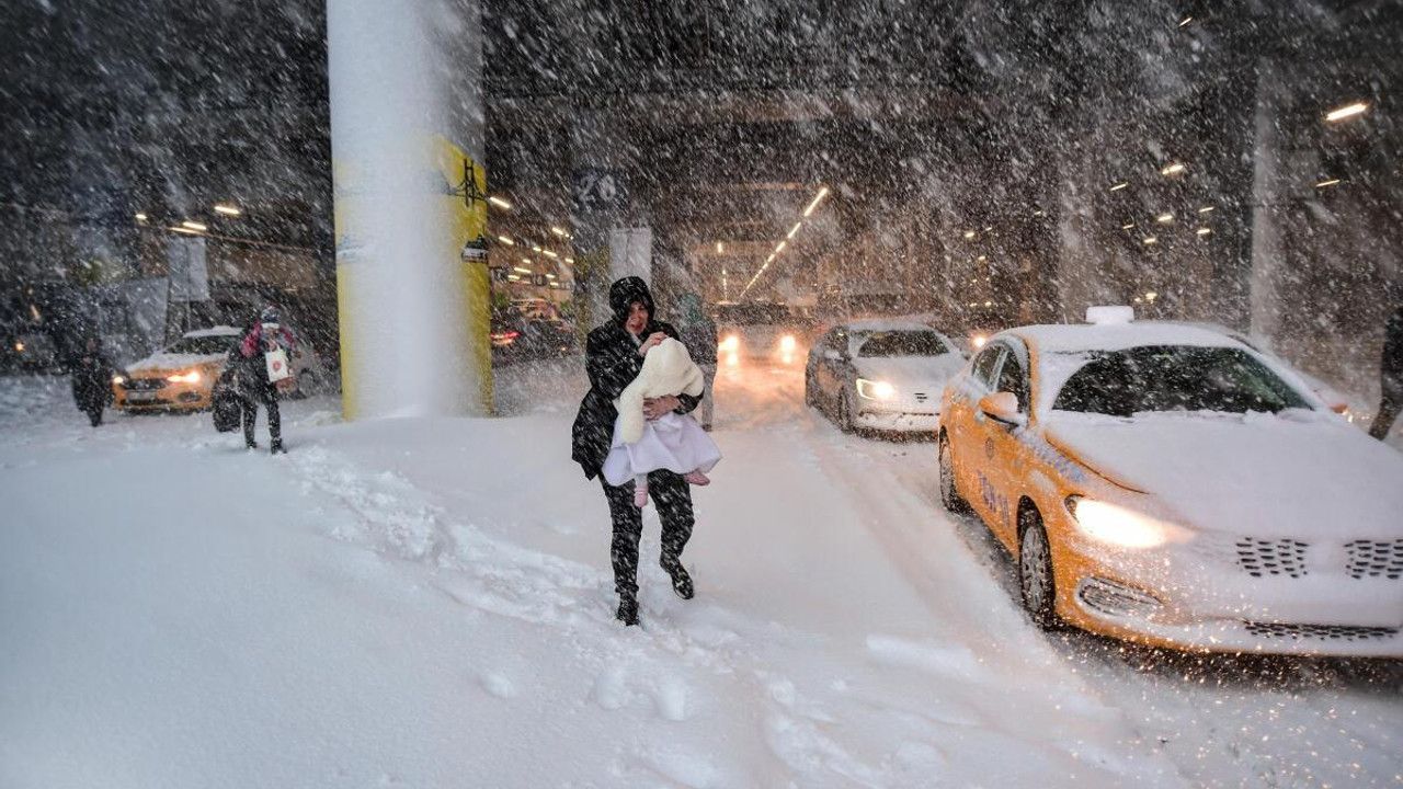 Kar yağışı geliyor! Hava durumu bir anda değişecek: Soğuk hava dalgası Türkiye'yi etkisi altın alacak