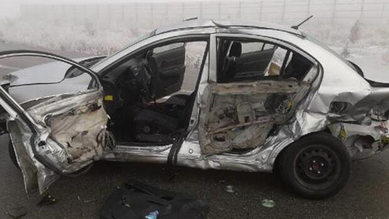 Kırşehir'de 10 aracın çarpıştığı kazada ölü sayısı 3'e yükseldi