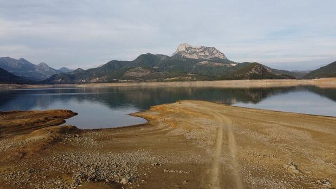 Kuraklık tehlikesi: Adana Kozan Barajında su seviyesi yüzde 27'ye düştü