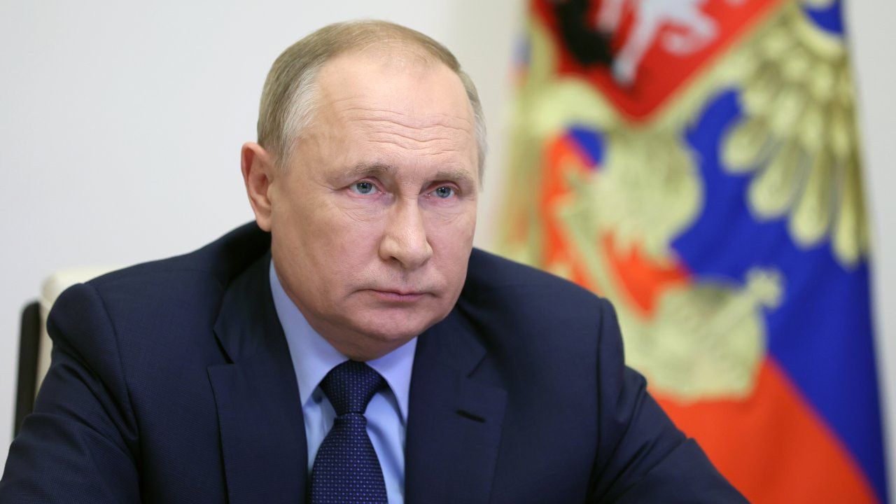 Putin: Ekonominin 2022’de yüzde 2,5 küçülmesini bekliyoruz