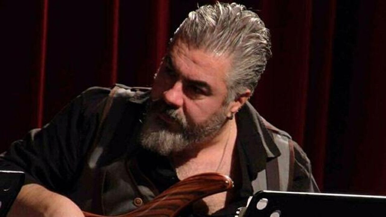 Ünlü müzisyen Hakan Yelbiz memleketi Mersin'de toprağa verildi
