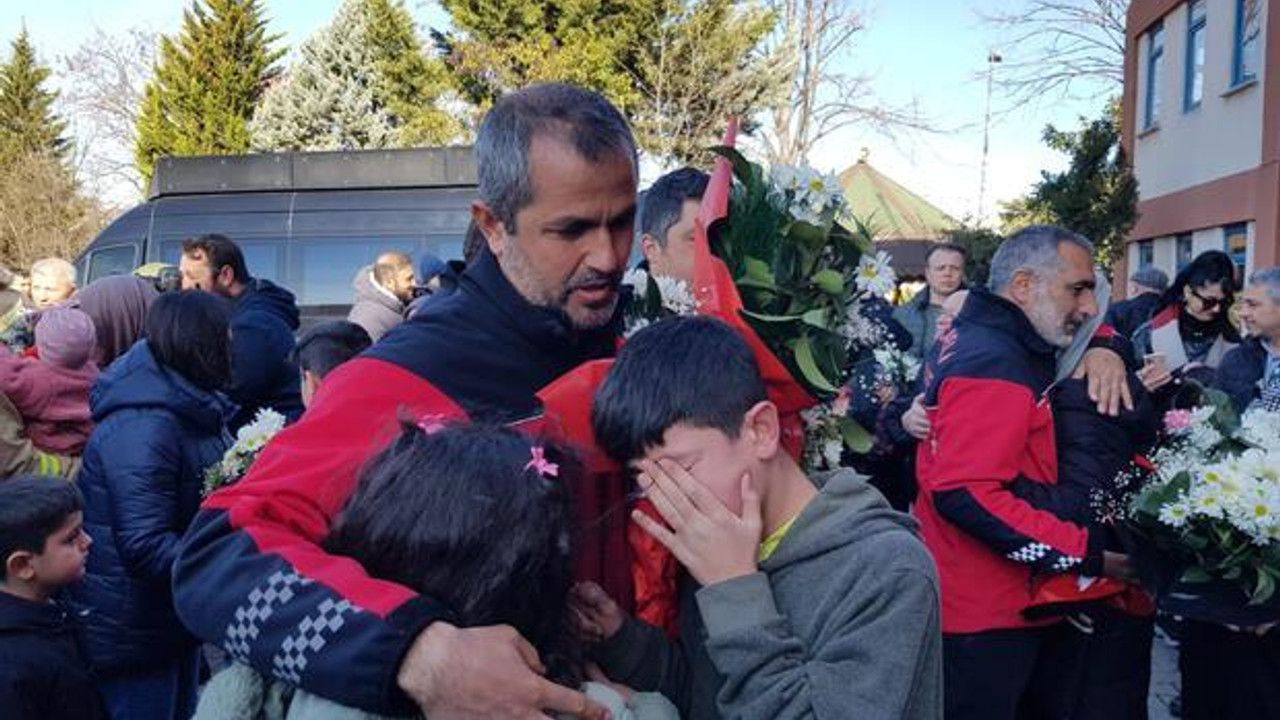 82 kişiyi kurtaran itfaiyeciler döndü; 'Marmara depreminin en az 5 katı'