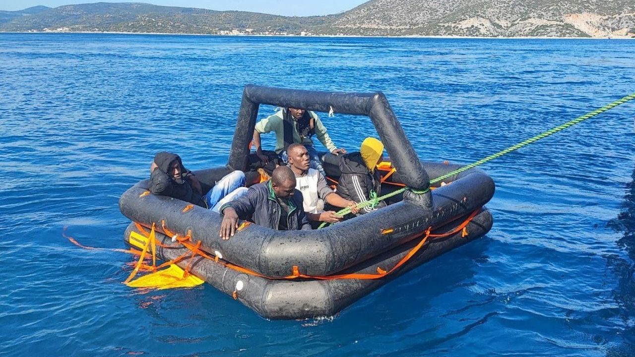 Aydın’da 23 düzensiz göçmen kurtarıldı