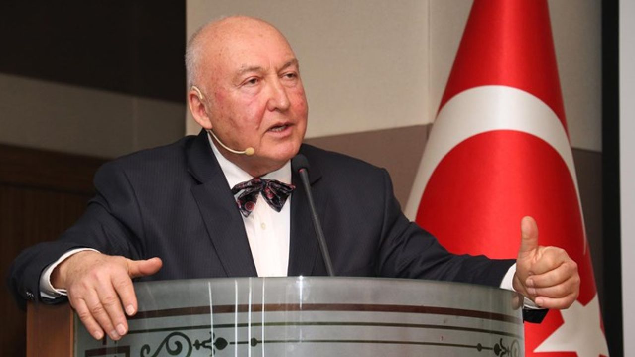 Prof. Dr. Övgün Ahmet Ercan, afet bölgesindeki vatandaşları uyardı: Evlerinize girmeyin